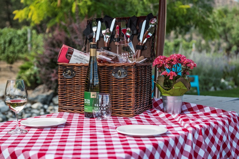 best okanagan winery picnic spots
