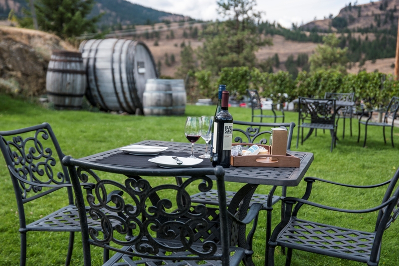 picnic area at sumac ridge winery in summerland